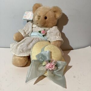 San Francisco Music Box Co “Victoria Rose” Musical Bear ready for a tea party’93